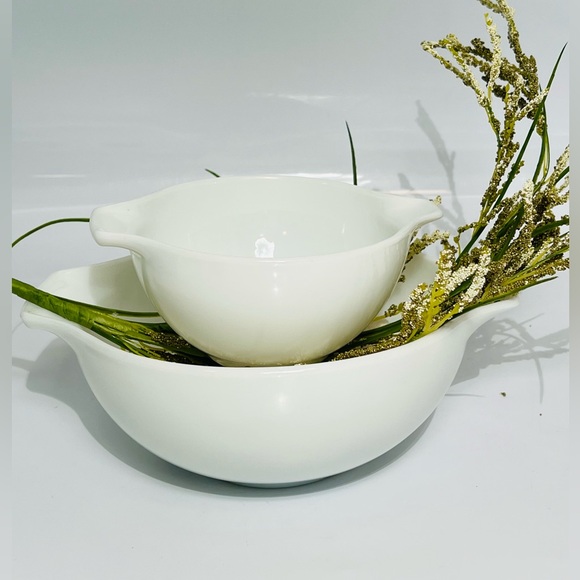 Vintage Pyrex Cinderella Nesting Bowls w An Interesting Twist